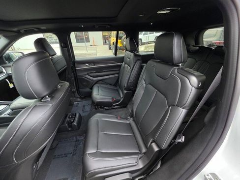 New 2025 Jeep Grand Cherokee L Limited w/ Trailer Tow Package image 20