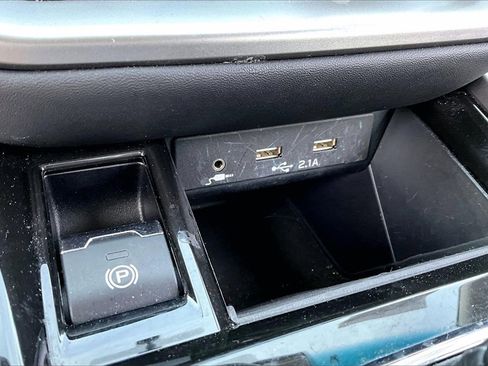 Used 2022 Subaru Legacy Premium image 29