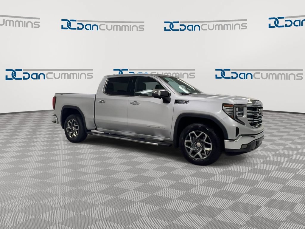 Used 2022 GMC Sierra 1500 SLT AWD/4WD image 2