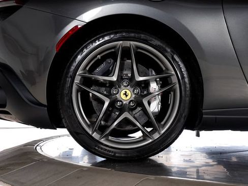 Used 2026 Ferrari Roma Spider RWD image 19