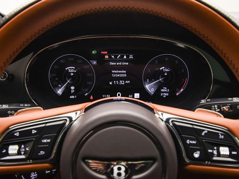 Certified 2022 Bentley Bentayga image 16