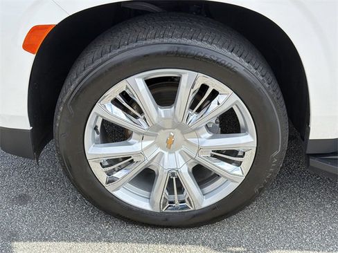 Used 2023 Chevrolet Tahoe High Country image 11