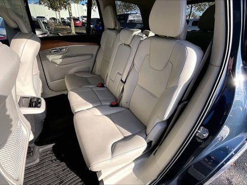 Used 2021 Volvo XC90 T5 Momentum w/ Protection Package Premier image 27