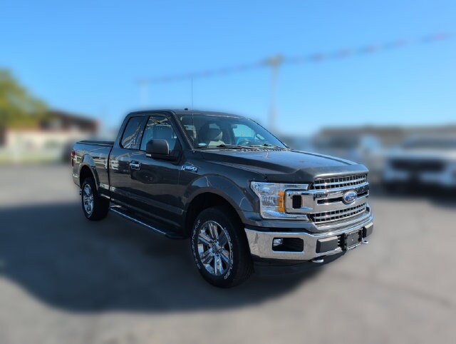 Used 2018 Ford F150 XLT w/ Equipment Group 302A Luxury AWD/4WD image 4