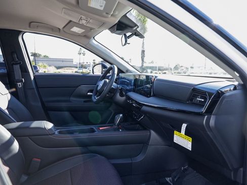 New 2026 Nissan Kicks SR image 19