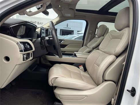 Used 2020 Lincoln Navigator Reserve w/ Equipment Group 208A Reserve image 9