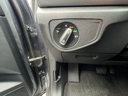 Used 2020 Volkswagen Atlas Cross Sport SEL image 18