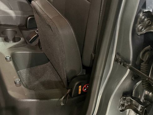 Used 2021 Chevrolet Colorado LT w/ Safety Package image 39