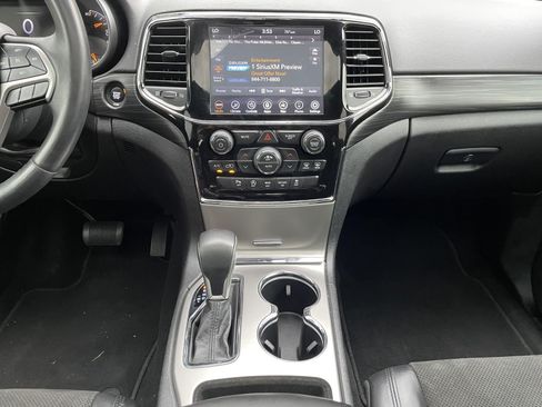Used 2019 Jeep Grand Cherokee Altitude AWD/4WD image 23