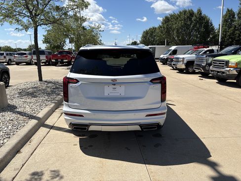 Used 2024 Cadillac XT6 Premium Luxury w/ Platinum Package AWD/4WD image 12