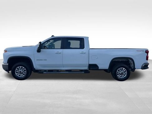 Used 2025 Chevrolet Silverado 2500 LT w/ Convenience Package AWD/4WD image 2