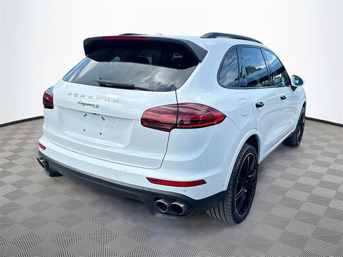 Used 2017 Porsche Cayenne S image 6