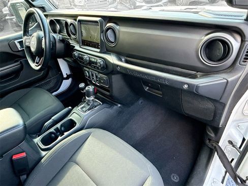 Used 2021 Jeep Wrangler Sport S image 31