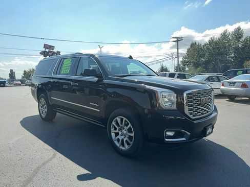 Used 2019 GMC Yukon XL Denali w/ Open Road Package AWD/4WD image 3