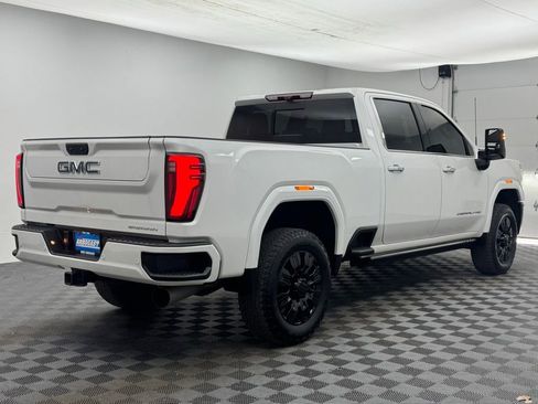 Used 2024 GMC Sierra 2500 Denali Ultimate AWD/4WD image 10