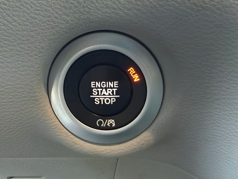 Certified 2019 Chrysler Pacifica Touring-L FWD image 27