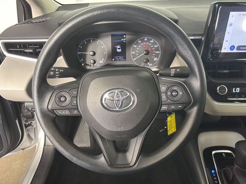 Used 2024 Toyota Corolla LE FWD image 29
