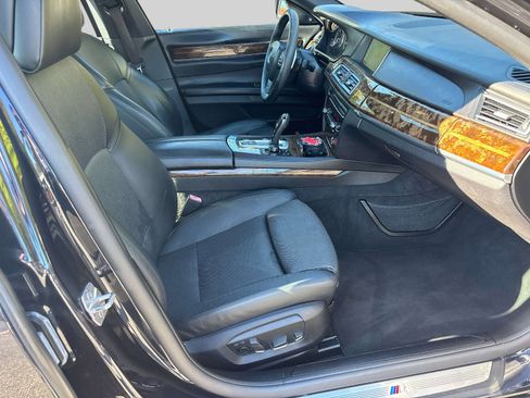 Used 2013 BMW 750i RWD image 13