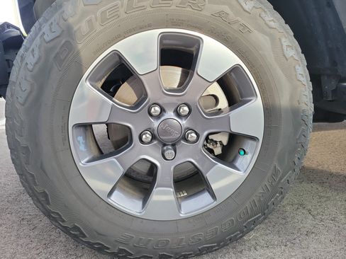 Used 2018 Jeep Wrangler Unlimited Sahara AWD/4WD image 6