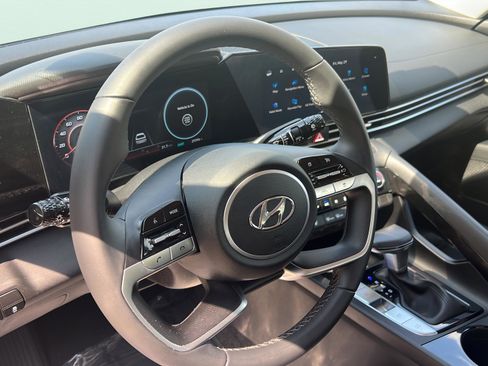 Certified 2023 Hyundai Elantra SEL w/ Convenience Package FWD image 9