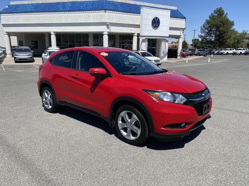 Used 2017 Honda HR-V EX image 2
