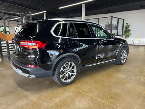 Used 2023 BMW X5 xDrive45e w/ Climate Comfort Package image 4