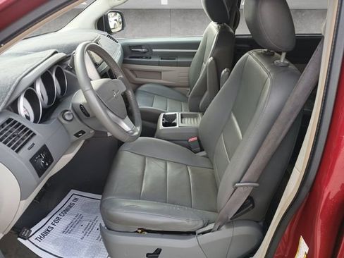 Used 2008 Dodge Grand Caravan SXT w/ Entertainment Group 2 FWD image 24
