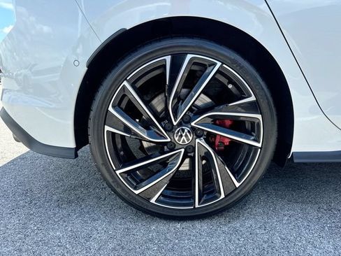 Certified 2024 Volkswagen GTI Autobahn FWD image 34