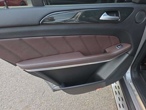 Used 2015 Mercedes-Benz GL 550 4MATIC image 20