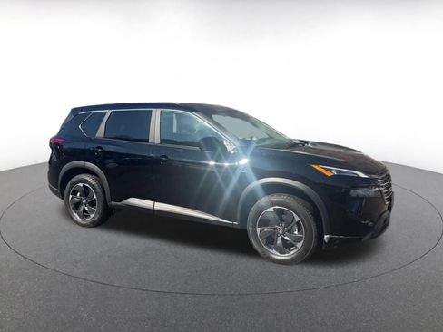 Used 2025 Nissan Rogue SV FWD image 2