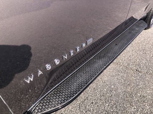 Used 2024 Jeep Wagoneer L Series II w/ Flexible Seating Group image 12