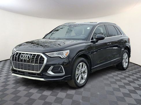 Used 2023 Audi Q3 2.0T Premium image 3