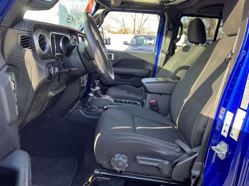 Certified 2018 Jeep Wrangler Unlimited Sahara image 18