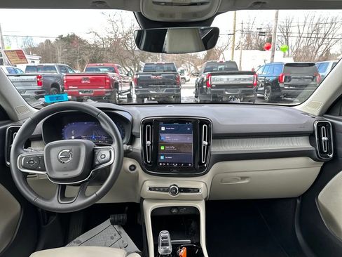 Used 2023 Volvo XC40 B5 Plus w/ Driver Assist Package image 12