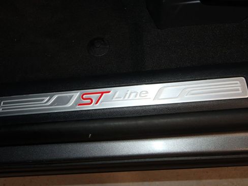 Used 2025 Ford Explorer ST-Line w/ Premium Package image 7