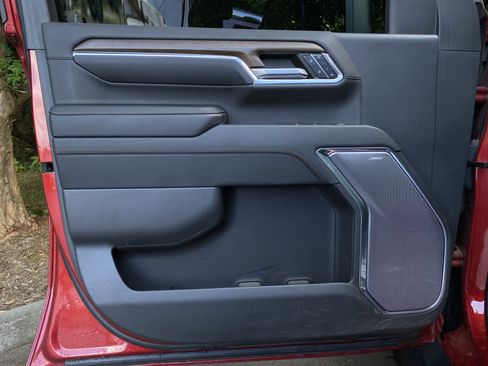 Used 2024 Chevrolet Silverado 2500 High Country w/ High Country Premium Package image 15