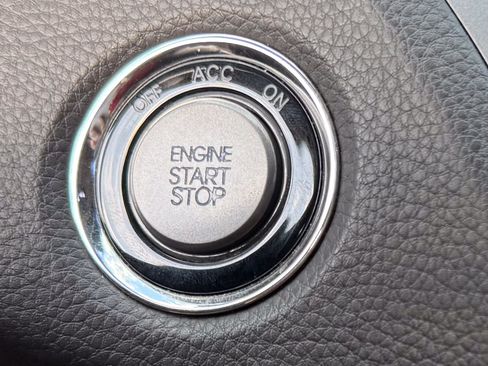 Used 2013 Hyundai Azera w/ Technology Pkg FWD image 26