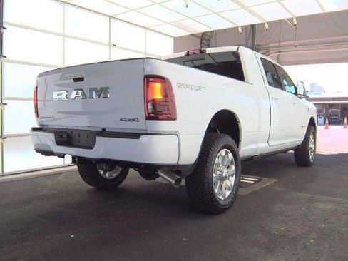 Used 2025 RAM 2500 Laramie AWD/4WD image 2