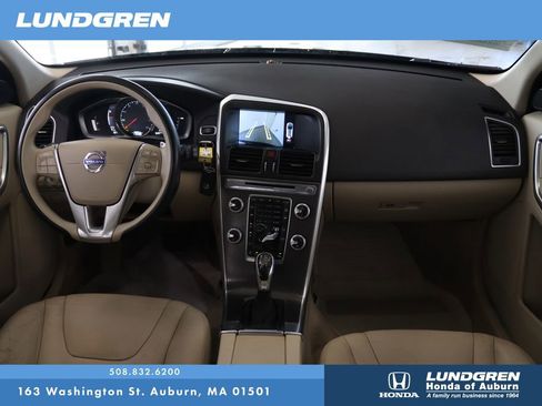 Used 2015 Volvo XC60 T6 w/ Proximity Package image 17