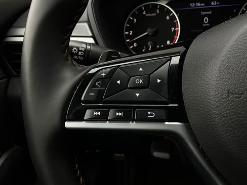 Used 2025 Nissan Altima 2.5 SR image 32