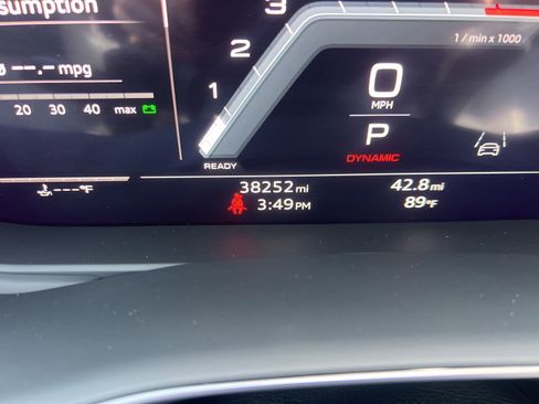 Used 2024 Audi SQ8 Prestige AWD/4WD image 10