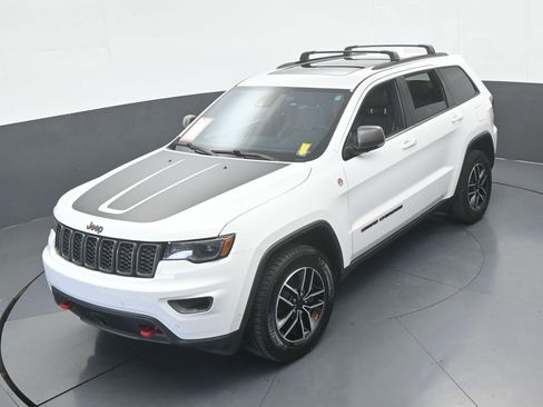 Used 2021 Jeep Grand Cherokee Trailhawk w/ Trailhawk Luxury Group AWD/4WD image 49