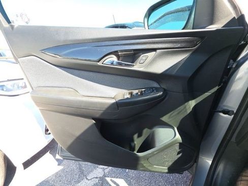 Used 2025 Chevrolet TrailBlazer LT AWD/4WD image 16