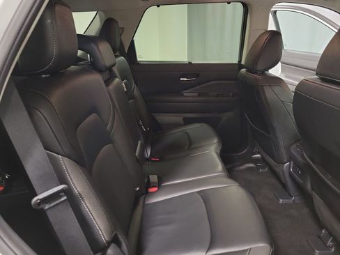 Used 2024 Nissan Pathfinder SL w/ Cargo Package AWD/4WD image 24
