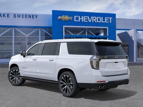New 2026 Chevrolet Suburban High Country image 3