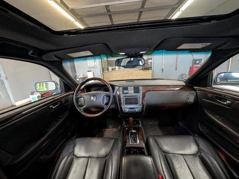 Used 2007 Cadillac DTS Luxury II FWD image 32