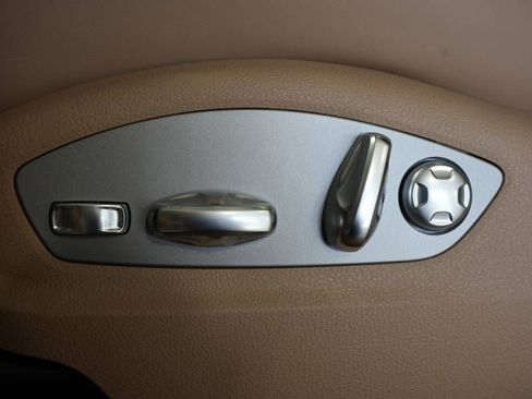 Certified 2025 Porsche Macan image 33