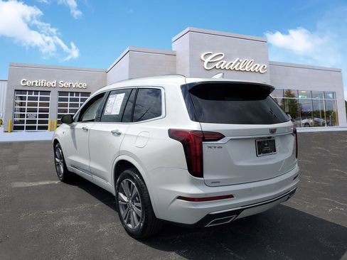 Used 2021 Cadillac XT6 Premium Luxury w/ LPO, Floor Liner Package AWD/4WD image 2