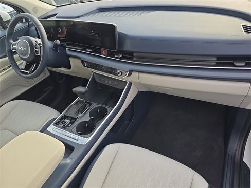 New 2026 Kia Carnival EX image 14