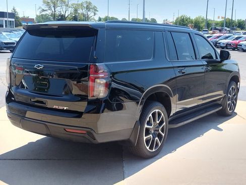 Used 2023 Chevrolet Suburban RST w/ Luxury Package AWD/4WD image 5
